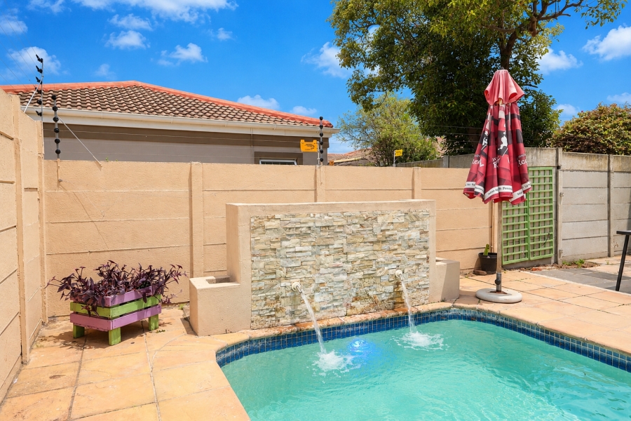 3 Bedroom Property for Sale in Parklands Western Cape